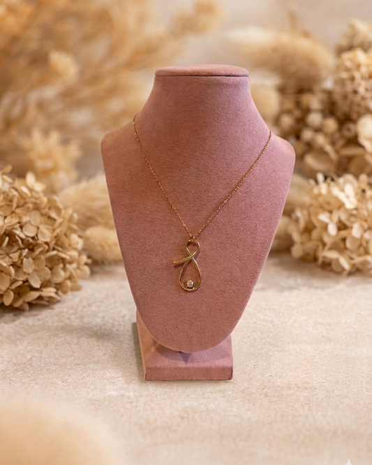 COLLIER AMORA