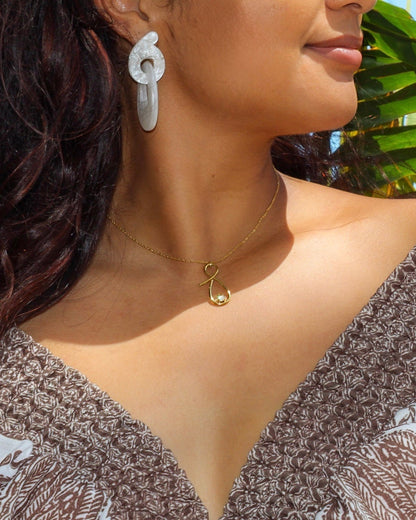 COLLIER AMORA